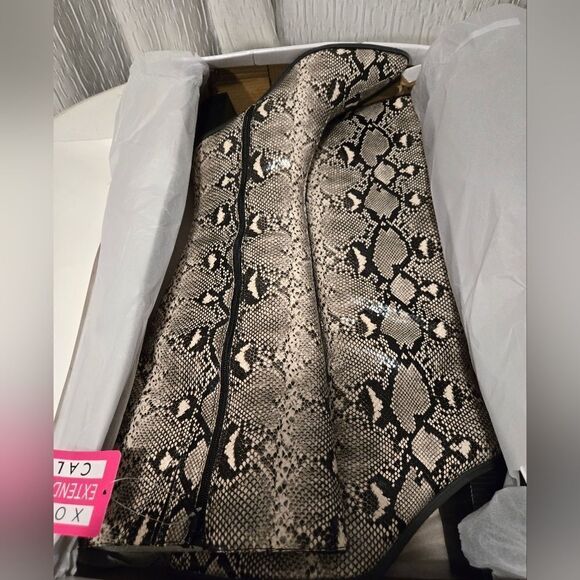 XOXO Maylynne Knee High Boots - Picture 13 of 15